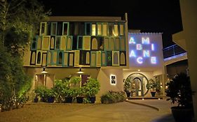 Ambiance Boutique Art Hotel Karachi